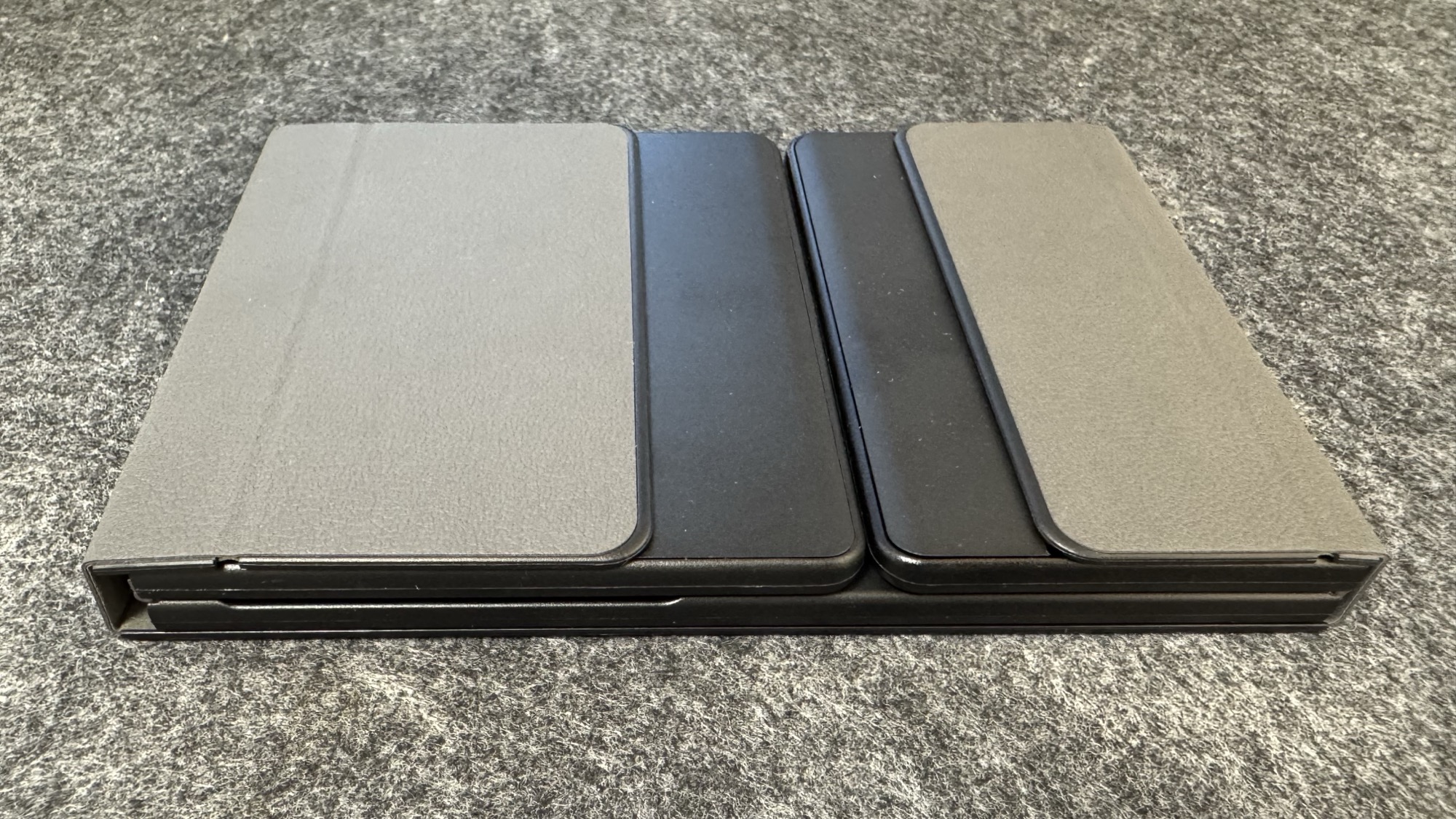 Omikamo 折りたたみ式Bluetoothキーボード折りたたみ時のデザイン