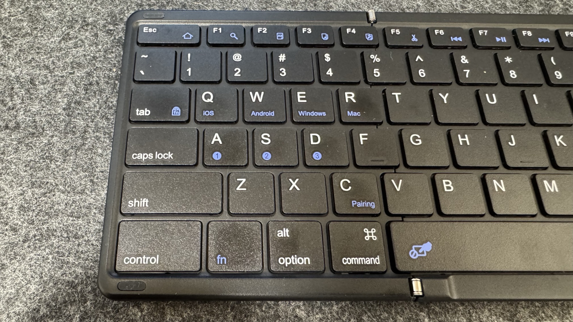 Omikamo 折りたたみ式Bluetoothキーボード ペアリング、ショートカットキー