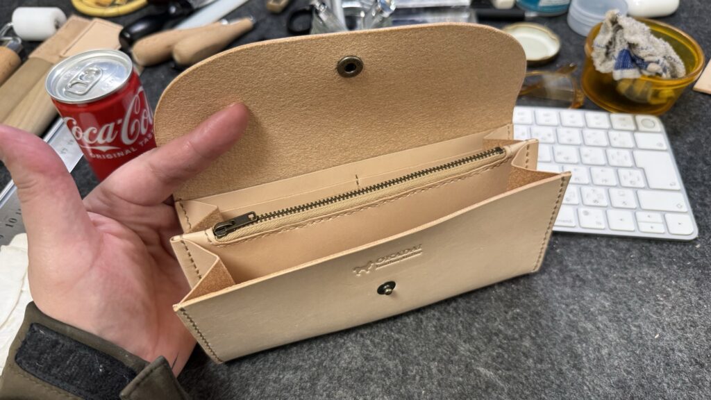 完成した長財布 別角度